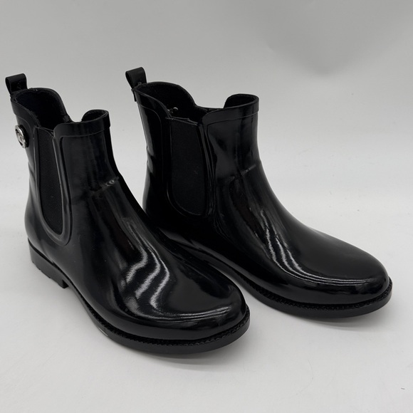 Michael Kors Glossy Black Waterproof Low Ankle Boots Women's Size 6 - Picture 3 of 12